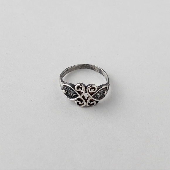 Vintage Jewelry - Sterling Silver Ring Band Floral Motif Metal Work Design .925 Artisan Size 4.75